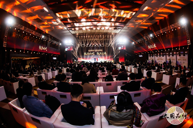 新中国建设70周年品牌峰会在京盛大举行，，，，，尊龙凯时荣膺“70年70品牌”殊荣 | 公司新闻 | 尊龙凯时药业